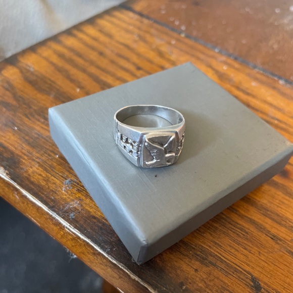 Sterling silver 925 eagle nugget style ring must go asap OBO - Picture 3 of 4